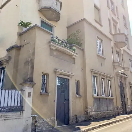 Apartment Crispi 7 *